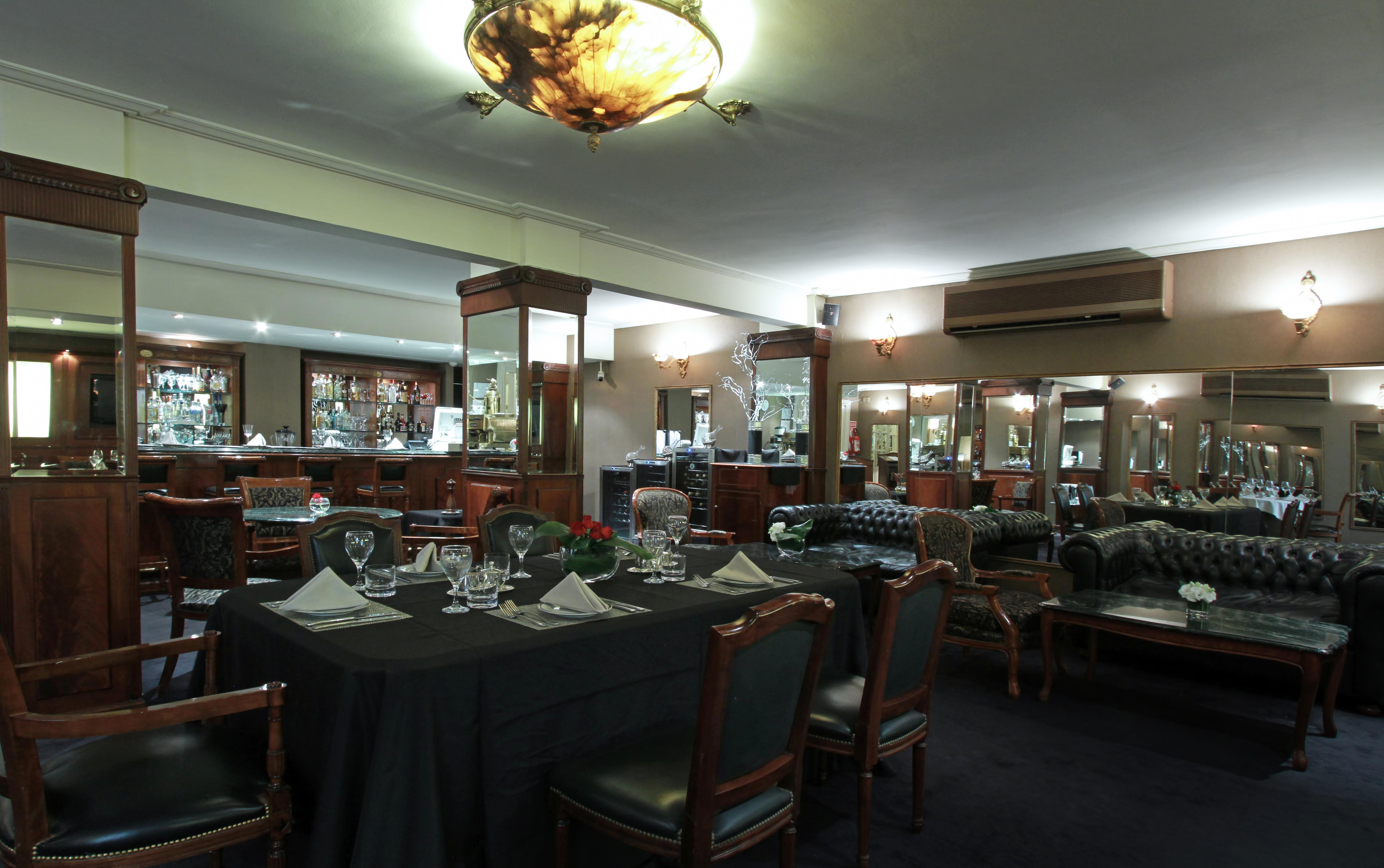Melia Recoleta Plaza Hotel Буэнос-Айрес Экстерьер фото The interior of the restaurant